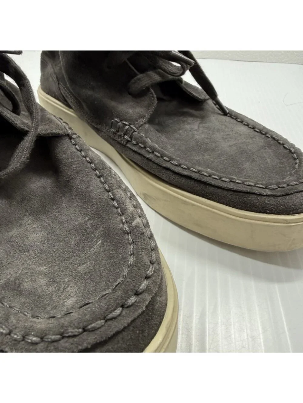 Vince Mens Suede Chukka Boots Size 7.5 Grey Moc Toe Minimalist Streetwear